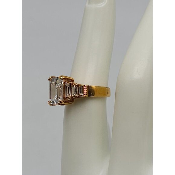 LIND 14K Gold Electroplate Emerald Cut Clear Crystal Band Ring Gold Tone Size 6 - Picture 3 of 8